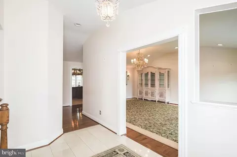 Entry Way - 6604 Linco Ave, Baltimore, MD 21209 photo 2 of 3