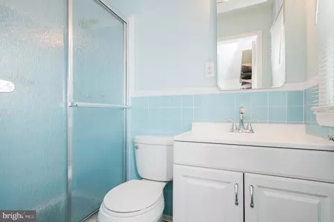 Bath - 6604 Linco Ave, Baltimore, MD 21209 photo 1 of 4