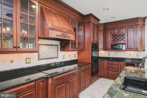Kitchen - 6604 Linco Ave, Baltimore, MD 21209 photo 5 of 6