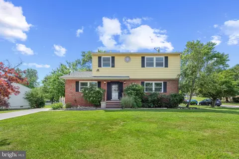 2 Delgreen Ct, Nottingham, MD 21236