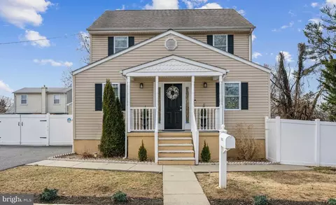 8223 Bear Creek Dr, Dundalk, MD 21222