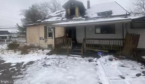 4016 Annapolis Rd, Halethorpe, MD 21227 photo 3