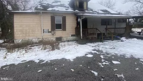 4016 Annapolis Rd, Halethorpe, MD 21227 photo 2