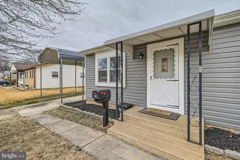 407 Brownell Rd, Middle River, MD 21220 photo 4