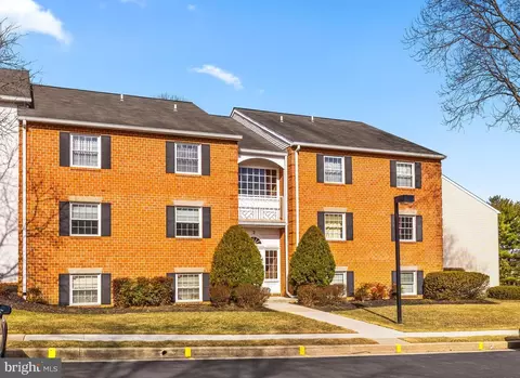 2 Elphin Ct #201, Lutherville Timonium, MD 21093