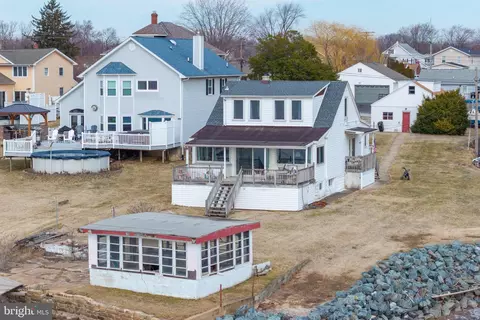 7609 Iroquois Ave, Sparrows Point, MD 21219