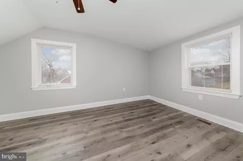 Entry Way - 5803 Gambrill Rd, White Marsh, MD 21162 photo 4 of 7