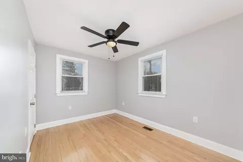Entry Way - 5803 Gambrill Rd, White Marsh, MD 21162 photo 3 of 7