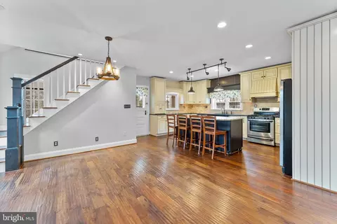 Entry Way - 1825 Sutton Ave, Halethorpe, MD 21227 photo 1 of 2