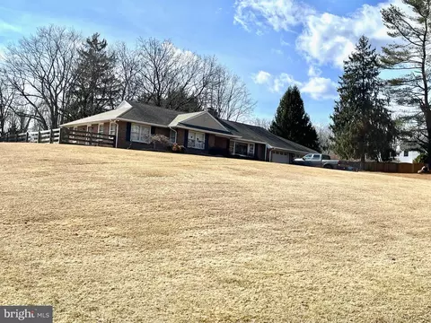 728 Falls Rd, Parkton, MD 21120