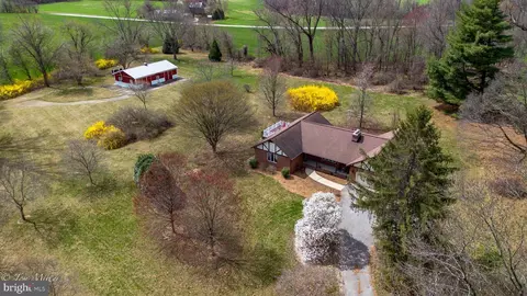 17204 Hunter Green Rd, Upperco, MD 21155
