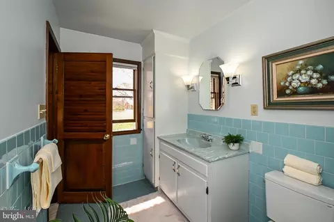 Bath - 17204 Hunter Green Rd, Upperco, MD 21155 photo 3 of 4