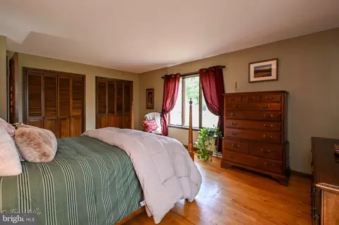 Bedroom - 17204 Hunter Green Rd, Upperco, MD 21155 photo 2 of 11