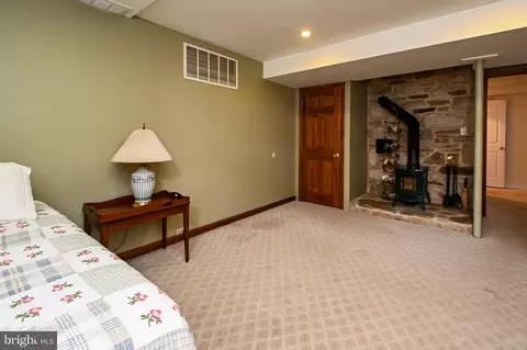Bedroom - 17204 Hunter Green Rd, Upperco, MD 21155 photo 10 of 11
