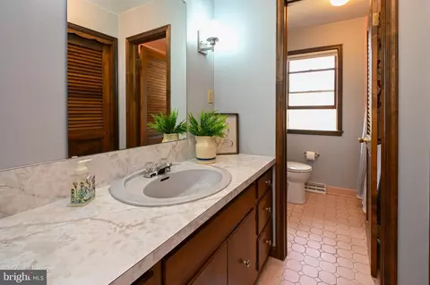 Bath - 17204 Hunter Green Rd, Upperco, MD 21155 photo 4 of 4