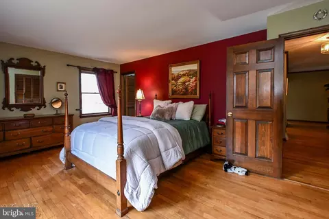 Bedroom - 17204 Hunter Green Rd, Upperco, MD 21155 photo 3 of 11