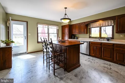 Kitchen - 17204 Hunter Green Rd, Upperco, MD 21155 photo 3 of 3