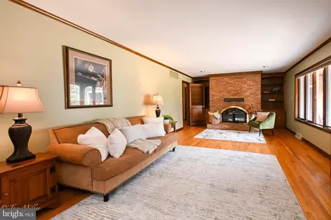 Living - 17204 Hunter Green Rd, Upperco, MD 21155 photo 3 of 3