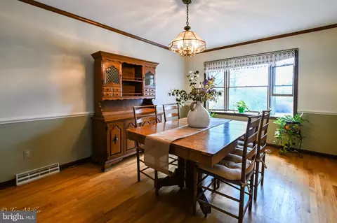 Dining - 17204 Hunter Green Rd, Upperco, MD 21155 photo 2 of 3