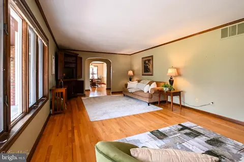 Living - 17204 Hunter Green Rd, Upperco, MD 21155 photo 2 of 3