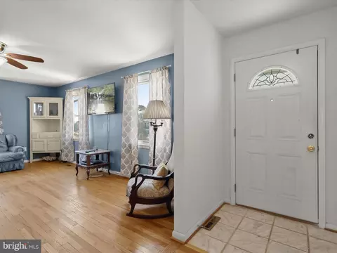 Entry Way - 1543 S Rolling Rd, Halethorpe, MD 21227 photo 1 of 1