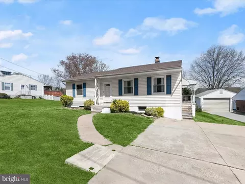 Exterior - 1543 S Rolling Rd, Halethorpe, MD 21227 photo 2 of 4