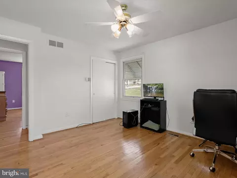 Bedroom - 1543 S Rolling Rd, Halethorpe, MD 21227 photo 3 of 6