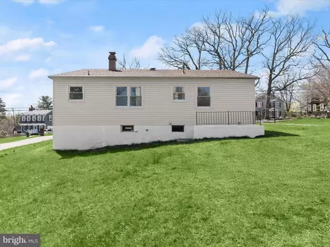 Exterior - 1543 S Rolling Rd, Halethorpe, MD 21227 photo 3 of 4