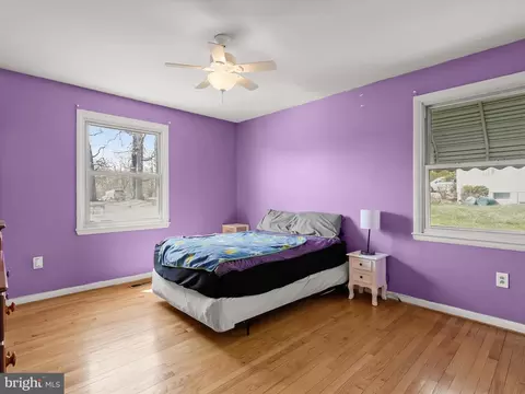 Bedroom - 1543 S Rolling Rd, Halethorpe, MD 21227 photo 4 of 6