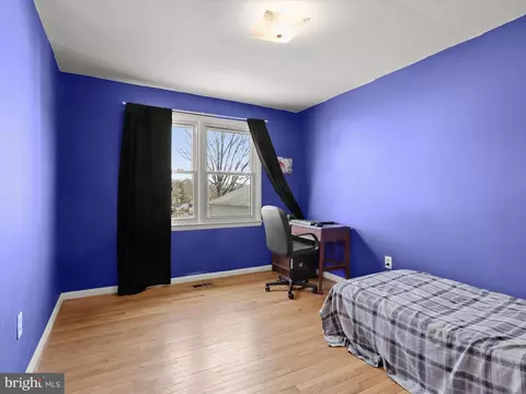 Bedroom - 1543 S Rolling Rd, Halethorpe, MD 21227 photo 6 of 6