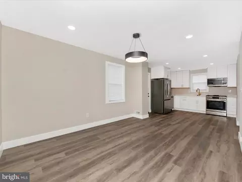Living - 2812 Manoff Rd, Halethorpe, MD 21227 photo 5 of 6
