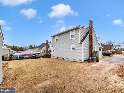 Exterior - 2812 Manoff Rd, Halethorpe, MD 21227 photo 5 of 13