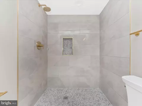 Bath - 2812 Manoff Rd, Halethorpe, MD 21227 photo 5 of 5