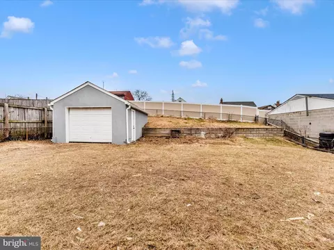 Exterior - 2812 Manoff Rd, Halethorpe, MD 21227 photo 7 of 13