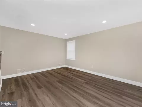 Living - 2812 Manoff Rd, Halethorpe, MD 21227 photo 1 of 6