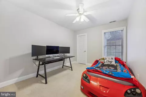 Bedroom - 5501 Glen Arm Rd, Glen Arm, MD 21057 photo 2 of 4