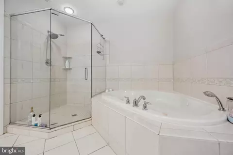 Bath - 5501 Glen Arm Rd, Glen Arm, MD 21057 photo 1 of 1
