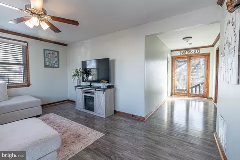 Entry Way - 3502 Loganview Dr, Dundalk, MD 21222 photo 1 of 2