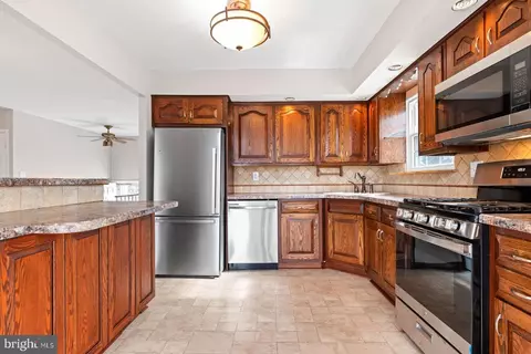 Kitchen - 516 Nollmeyer Rd, Middle River, MD 21220 photo 2 of 4