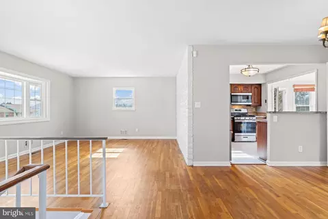 Living - 516 Nollmeyer Rd, Middle River, MD 21220 photo 1 of 8