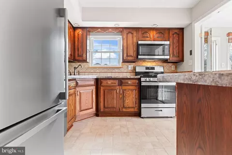 Kitchen - 516 Nollmeyer Rd, Middle River, MD 21220 photo 1 of 4