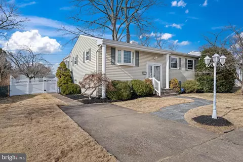 Exterior - 516 Nollmeyer Rd, Middle River, MD 21220 photo 3 of 9