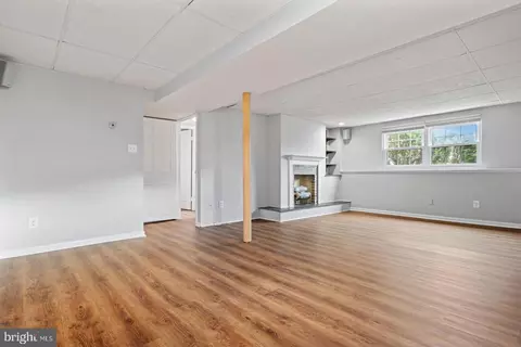 Living - 516 Nollmeyer Rd, Middle River, MD 21220 photo 7 of 8