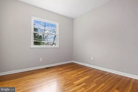 Bedroom - 516 Nollmeyer Rd, Middle River, MD 21220 photo 10 of 11