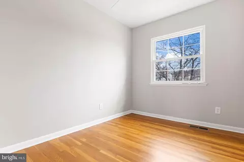 Bedroom - 516 Nollmeyer Rd, Middle River, MD 21220 photo 5 of 11