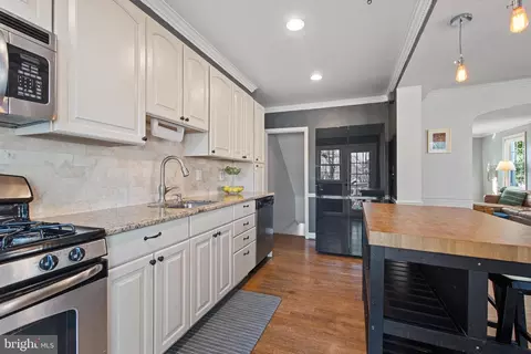 330 Dumbarton Rd, Baltimore, MD 21212 photo 10