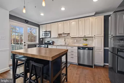 330 Dumbarton Rd, Baltimore, MD 21212 photo 8