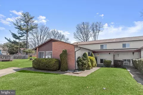 9 Hurston Ct, Pikesville, MD 21208