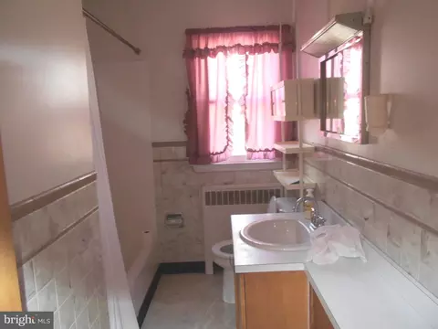 Bath - 16746 Ridge Rd, Upperco, MD 21155 photo 1 of 1