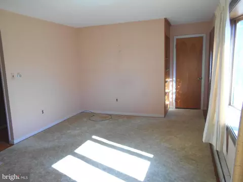Living - 16746 Ridge Rd, Upperco, MD 21155 photo 2 of 3
